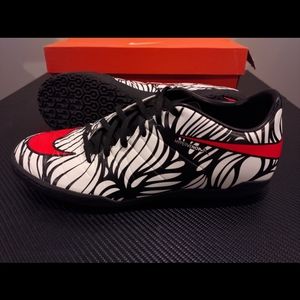 Nike Hypervenom Phelon II NJR Black/Bright Crimson